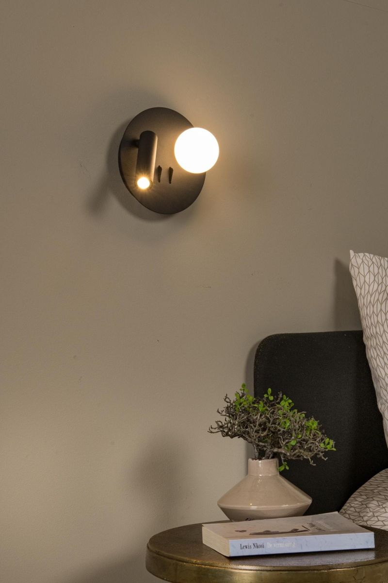 Lucide MATIZ - Nástenné bodové svietidlo - LED - 1x3,7W 3000K - S nabíjacím bodom USB - Čierny